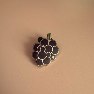 Disney Pins - Mickey Mouse Grapes Fruit Hidden Mickey Series 2017